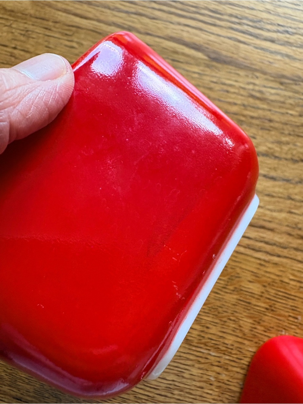 Vintage Pyrex Red Glass Refrigerator Dishes- “Fridgie” - Set of 2- 501C- one lid - Picture 9 of 15
